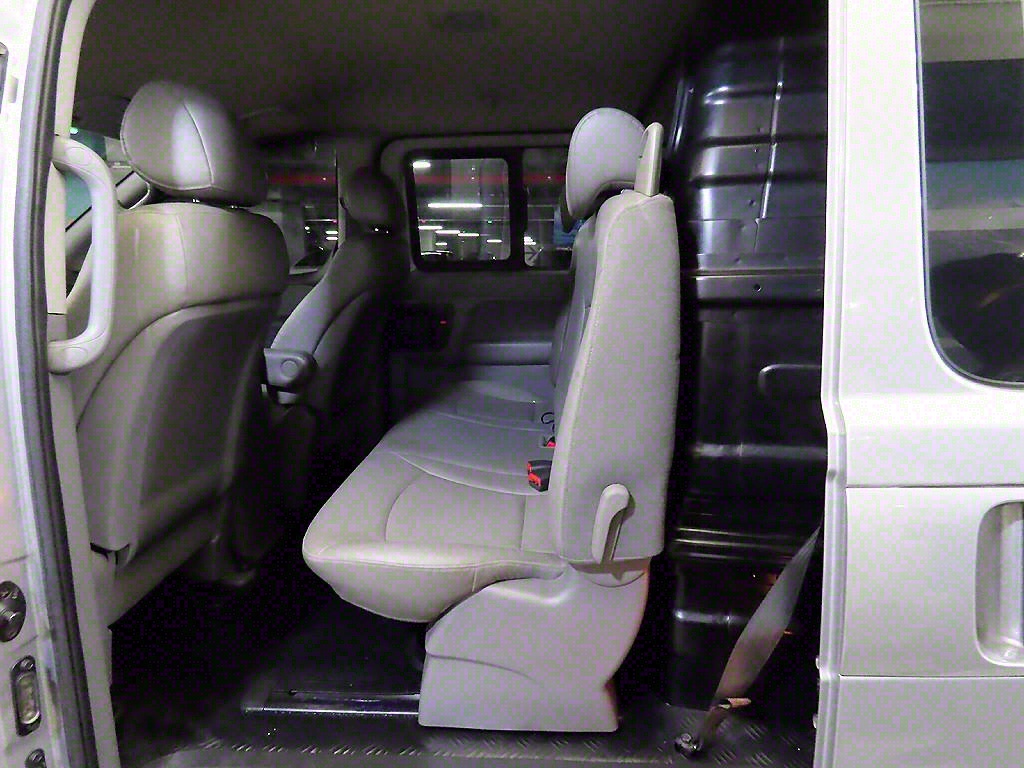 HYUNDAI Starex - Vista 7