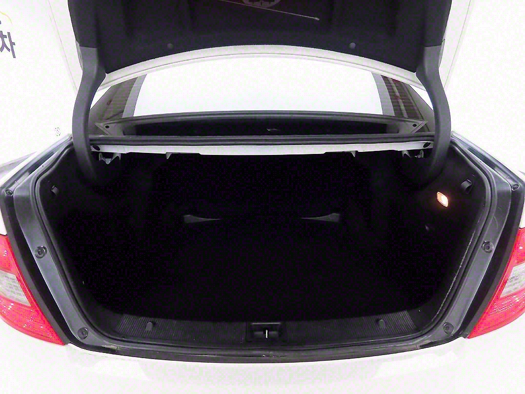 Mercedes Benz C Class - Vista 5