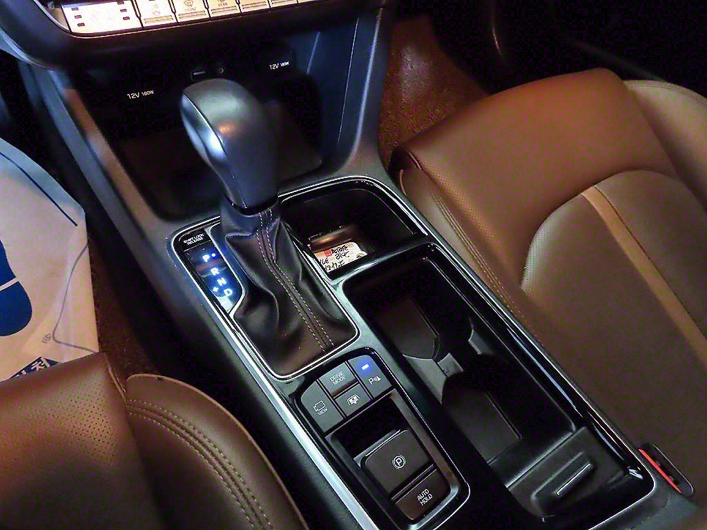 HYUNDAI Sonata - Vista 12