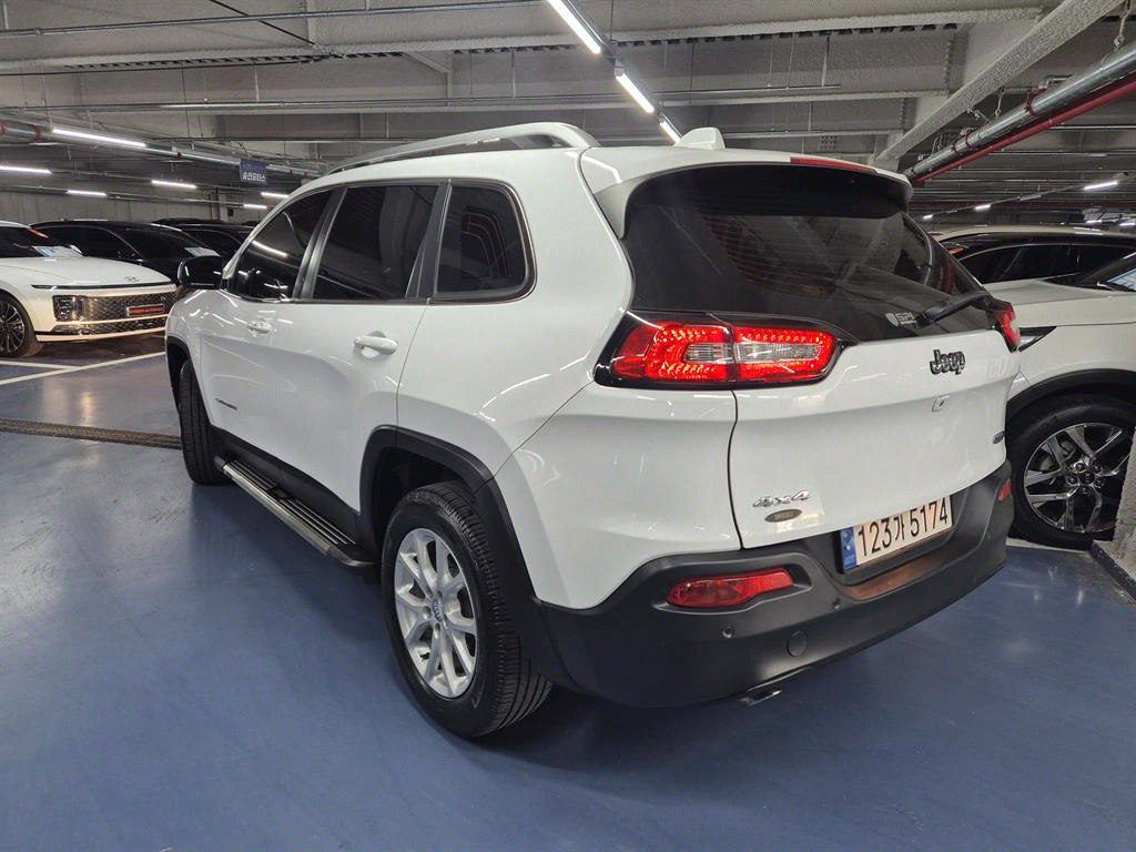 Jeep Cherokee - Vista 4