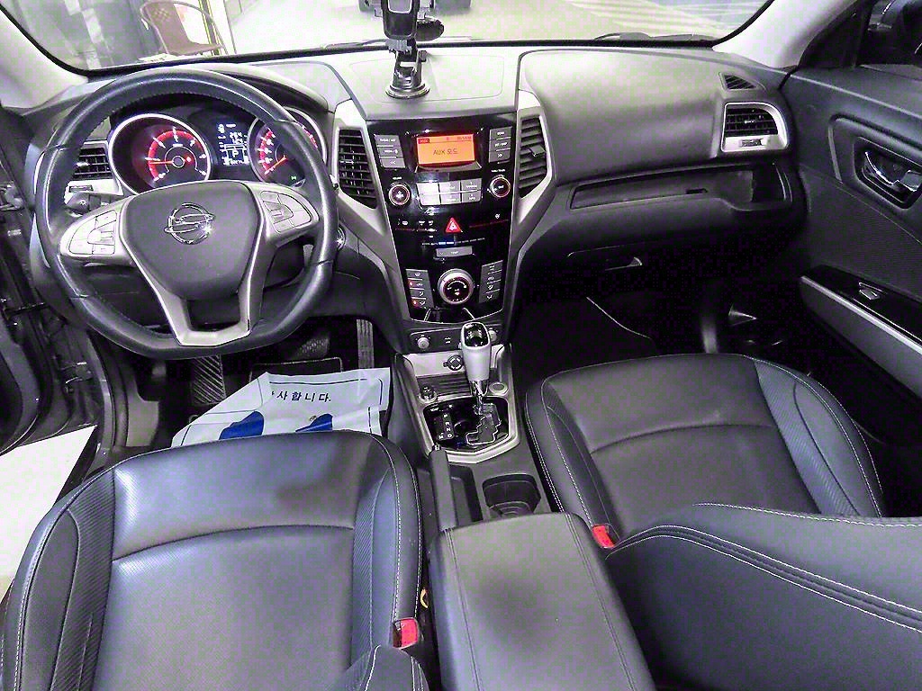 Ssangyong Tivoli - Vista 10