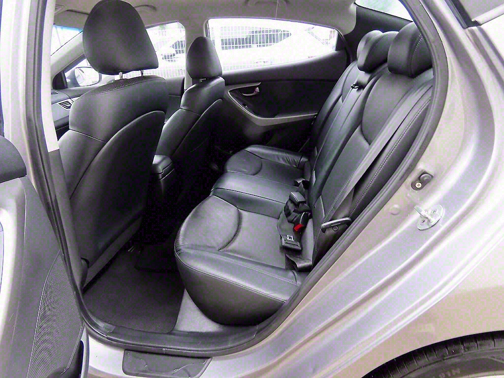 HYUNDAI Avante - Vista 6