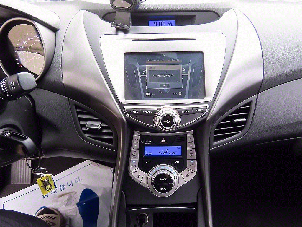 HYUNDAI Avante 2011 - Importación desde Corea - HF Imports Iquique - Foto 13