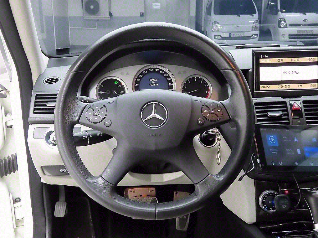 Mercedes Benz C Class - Vista 7