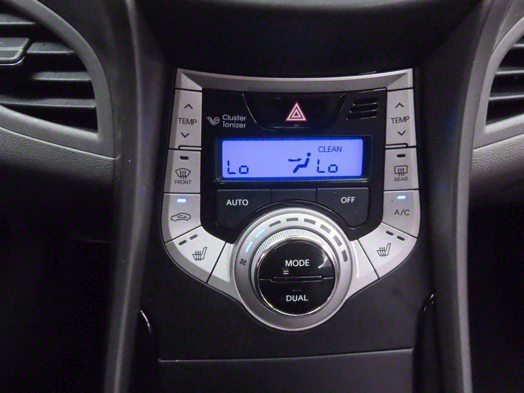 HYUNDAI Avante - Vista 11