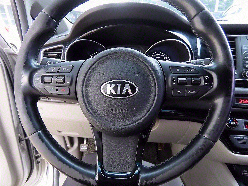 KIA Carnival - Vista 9