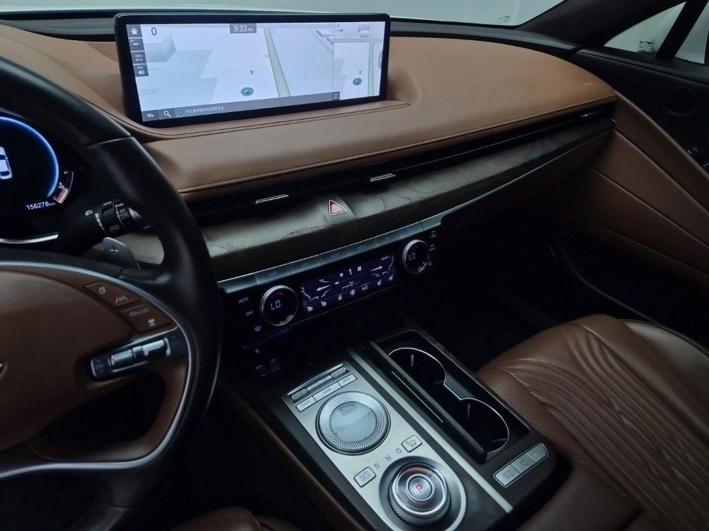 Genesis G80 - Vista 10