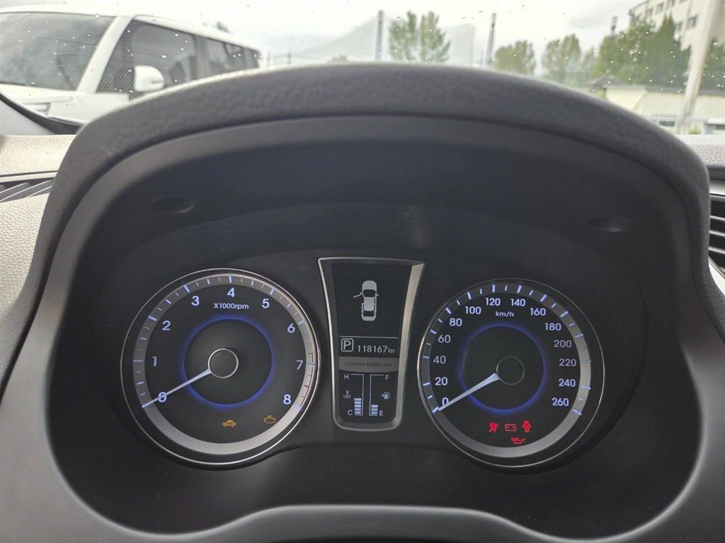 HYUNDAI Grandeur - Vista 4