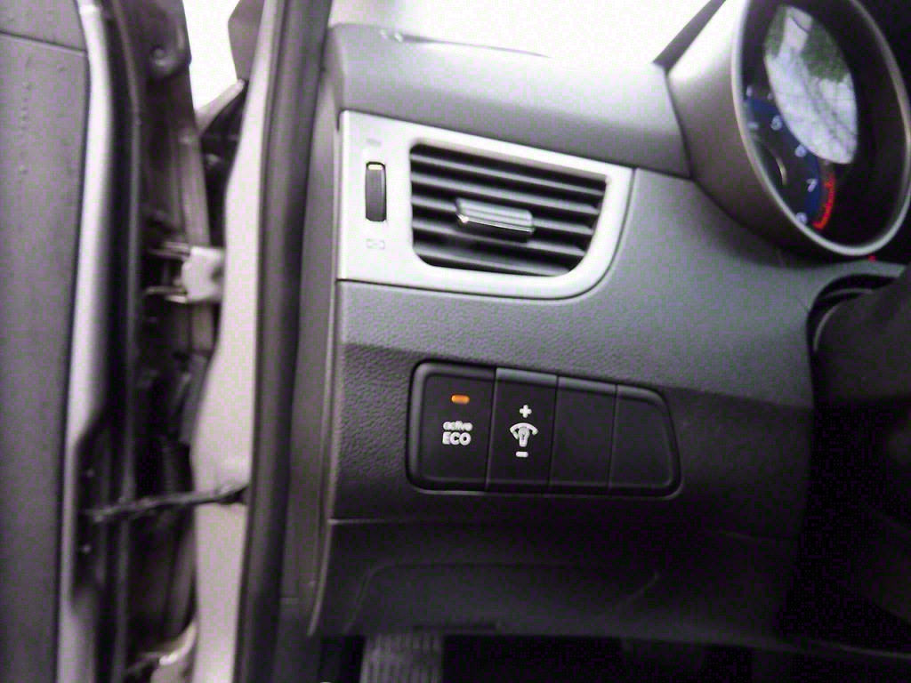 HYUNDAI Avante - Vista 12