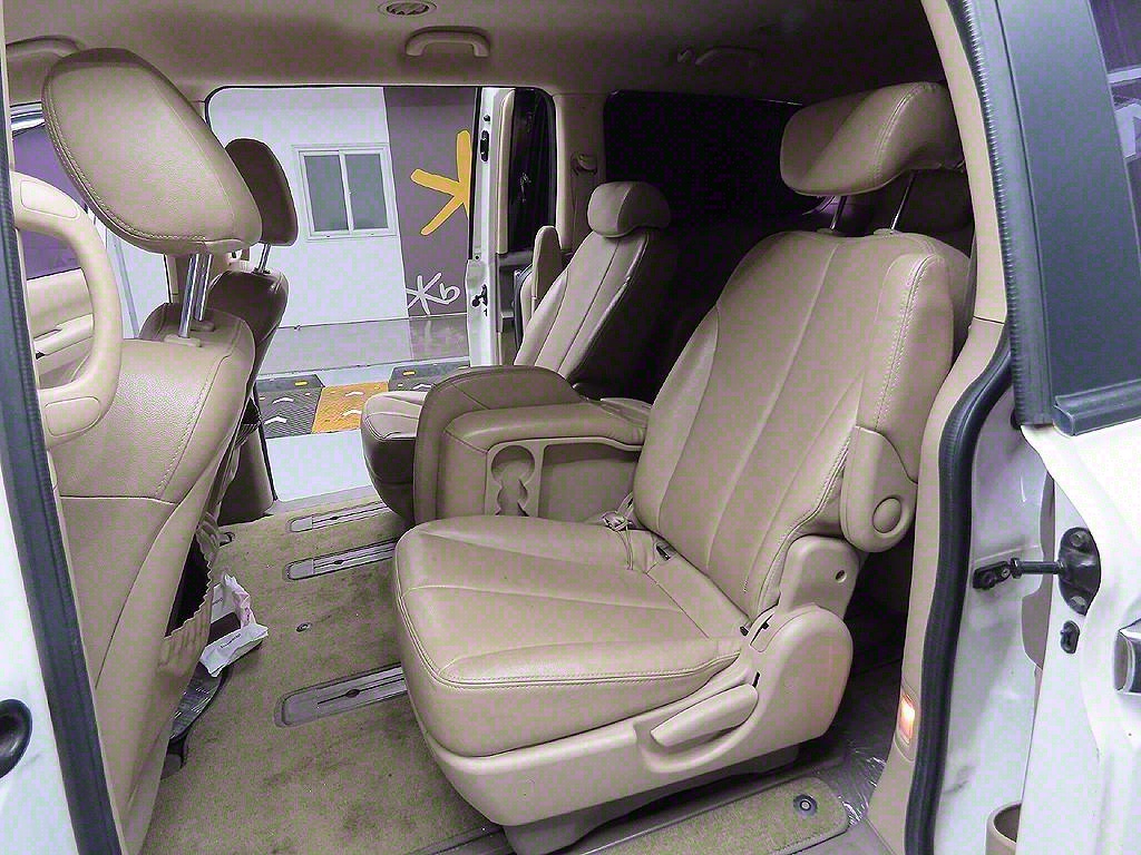 KIA Carnival 2010 Blanco - Importación desde Corea - HF Imports Iquique - Foto 8