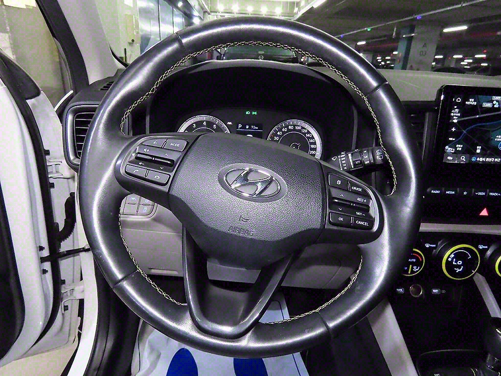 HYUNDAI Venue - Vista 8