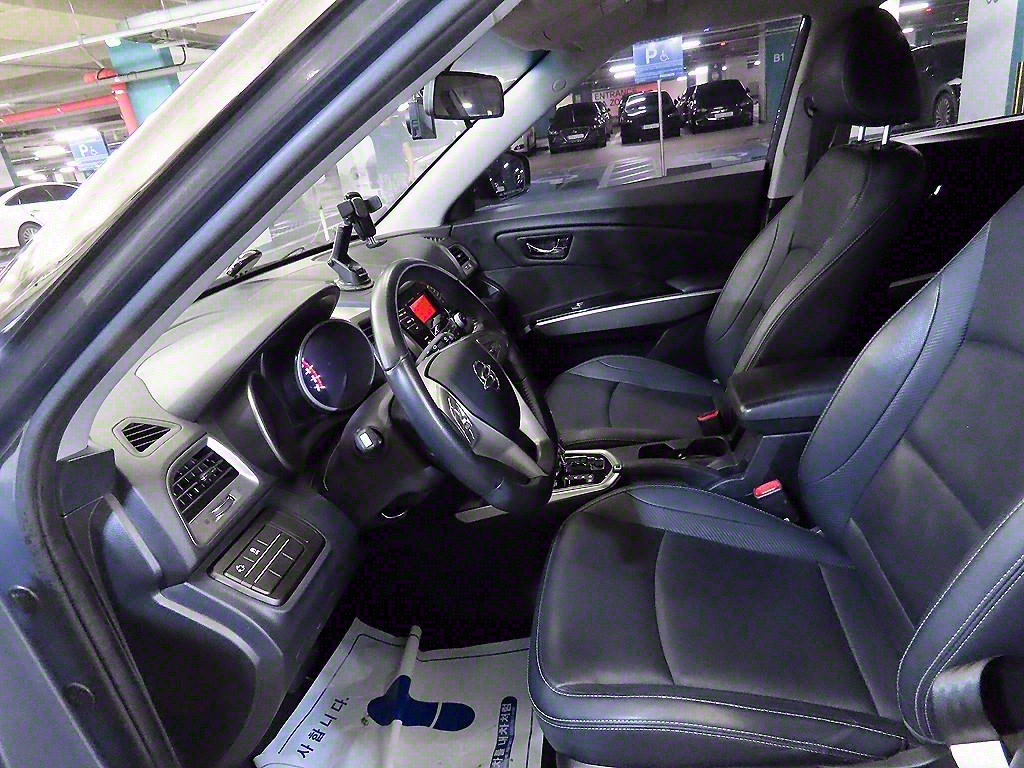 Ssangyong Tivoli - Vista 6