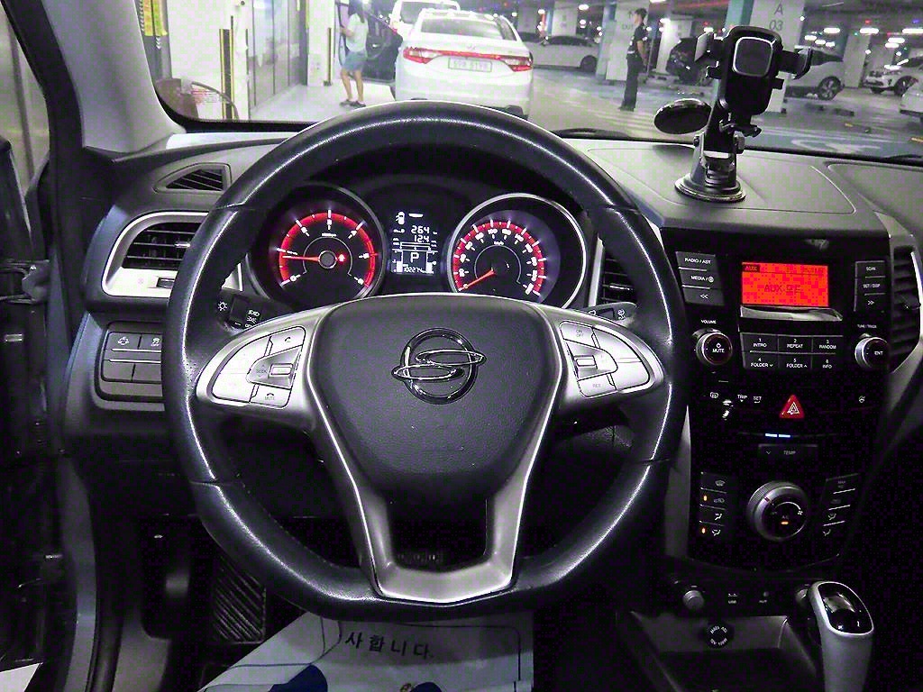 Ssangyong Tivoli - Vista 8