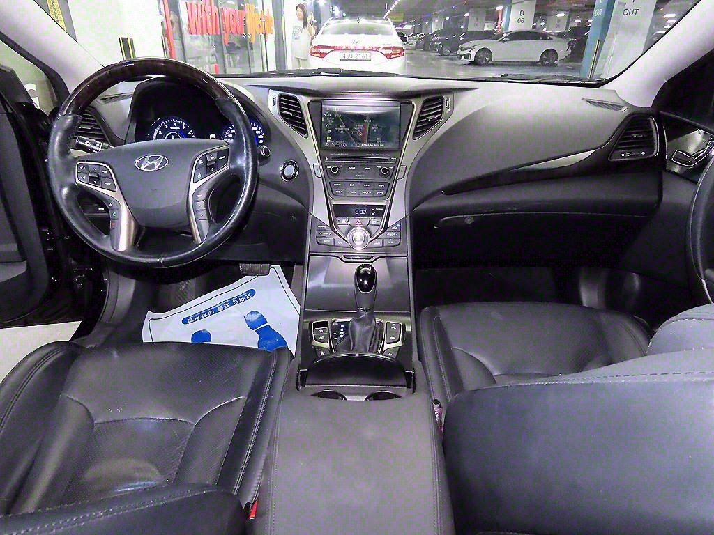 HYUNDAI Grandeur - Vista 10