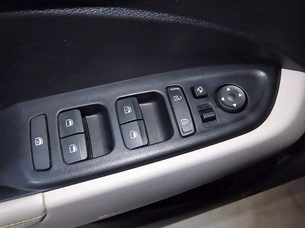 HYUNDAI Venue 2022 Blanco - Importación desde Corea - HF Imports Iquique - Foto 13