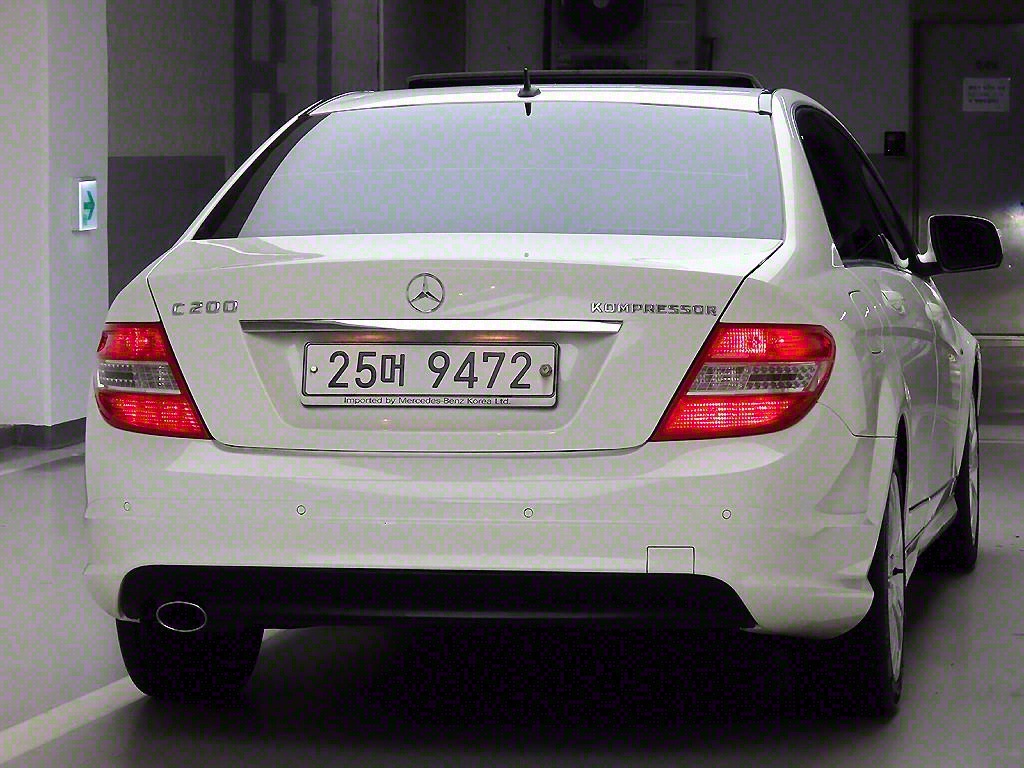 Mercedes Benz C Class - Vista 4