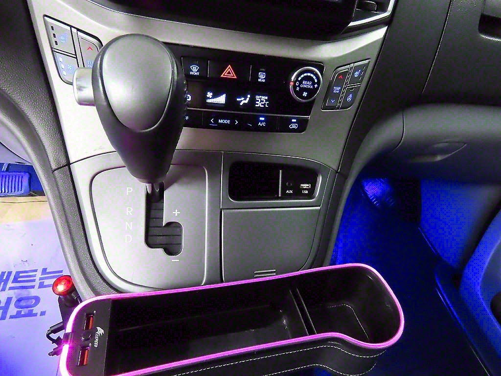 HYUNDAI Starex - Vista 10