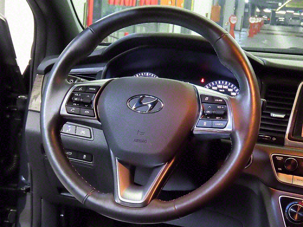HYUNDAI Sonata - Vista 8