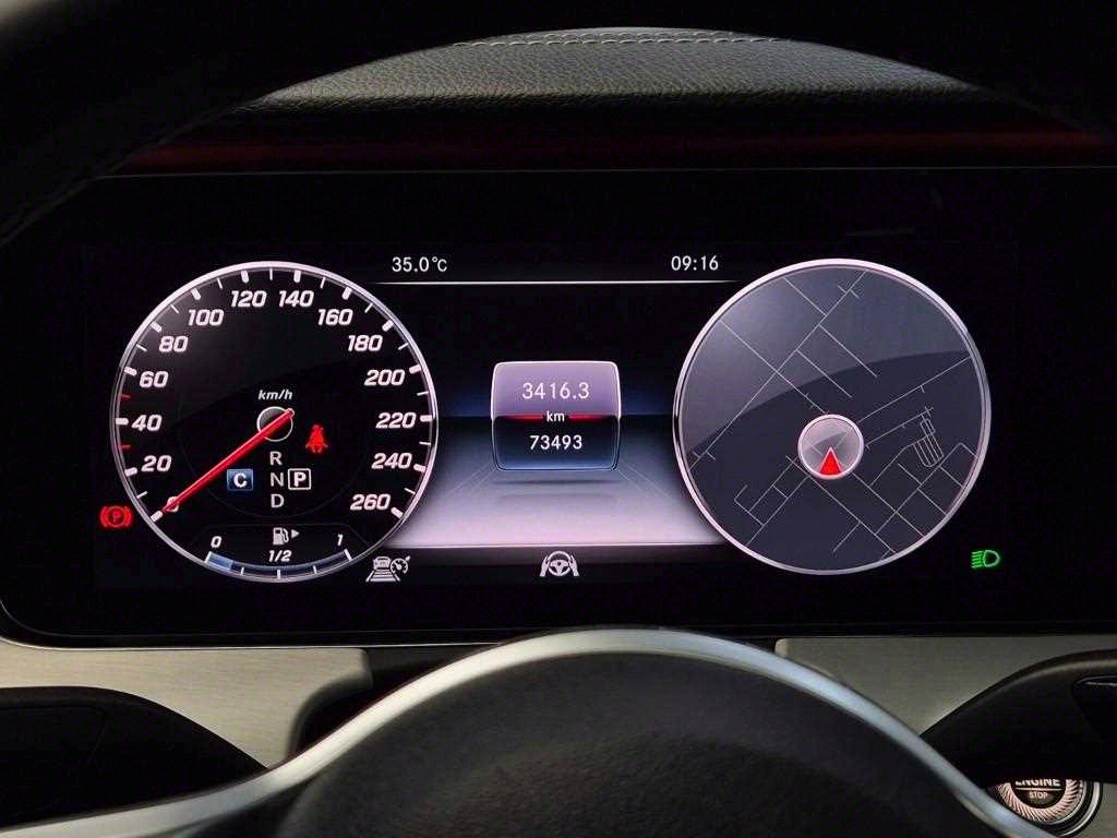 Mercedes Benz CLS Class - Vista 6