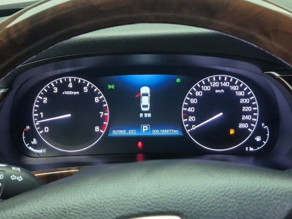 HYUNDAI Equus - Vista 6