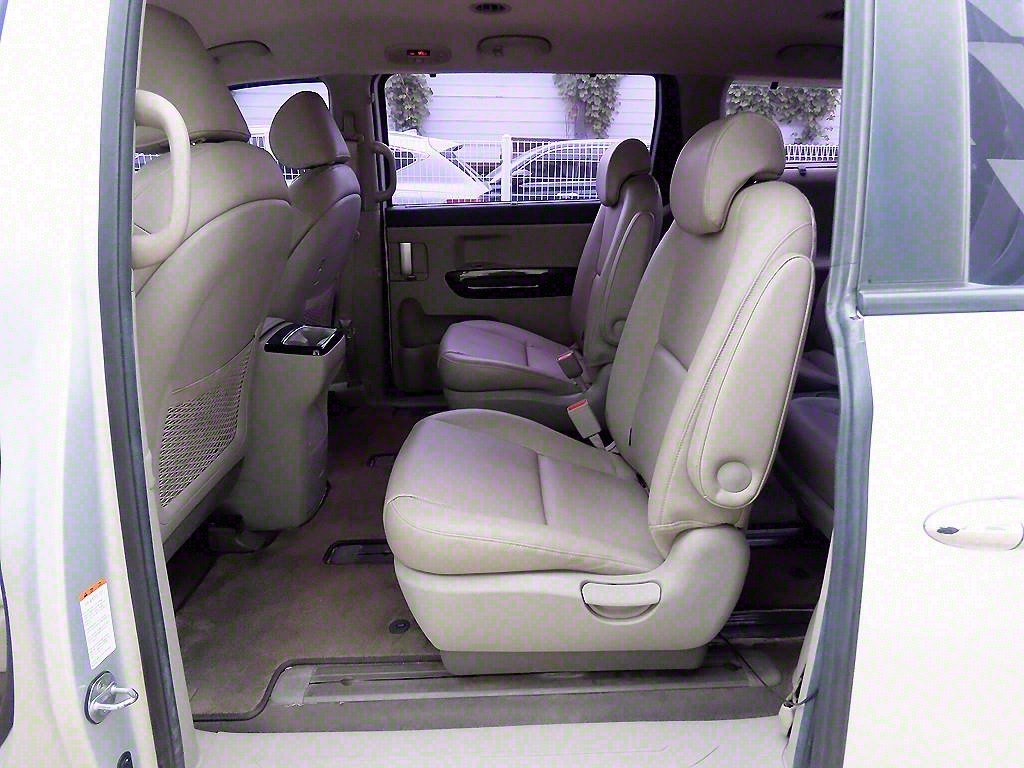KIA Carnival - Vista 6