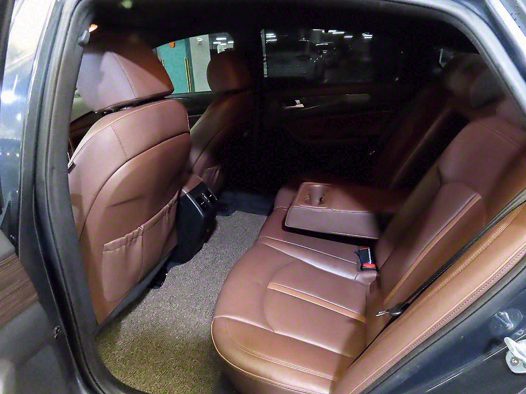 HYUNDAI Sonata - Vista 7