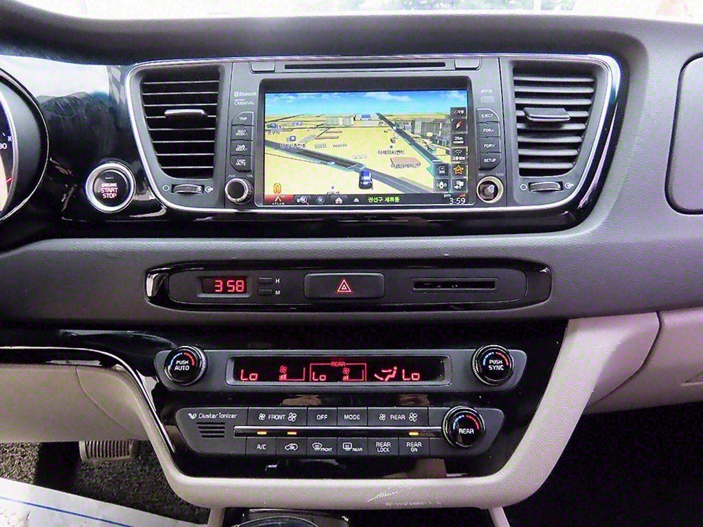 KIA Carnival 2015 Plateado - Importación desde Corea - HF Imports Iquique - Foto 14