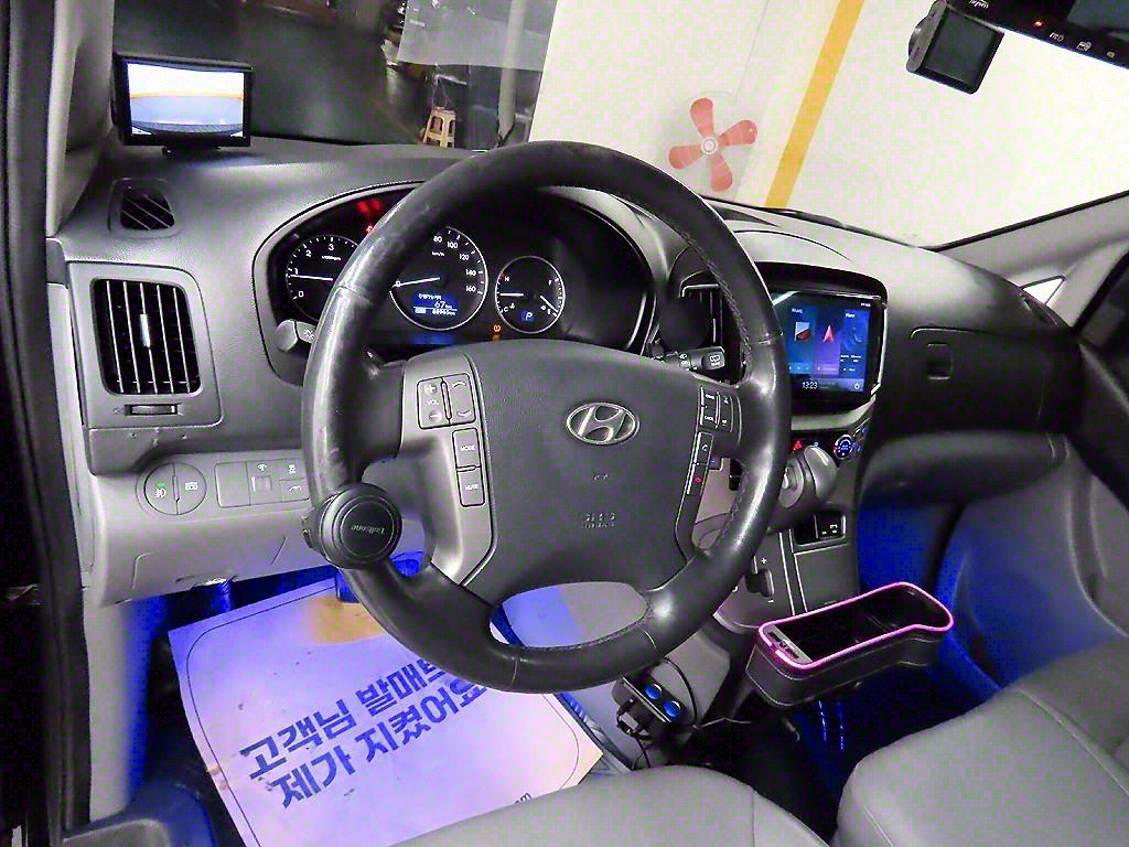 HYUNDAI Starex - Vista 9