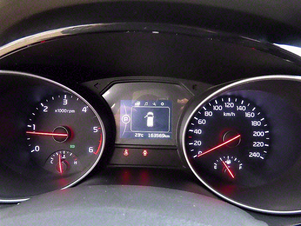 KIA Carnival - Vista 10