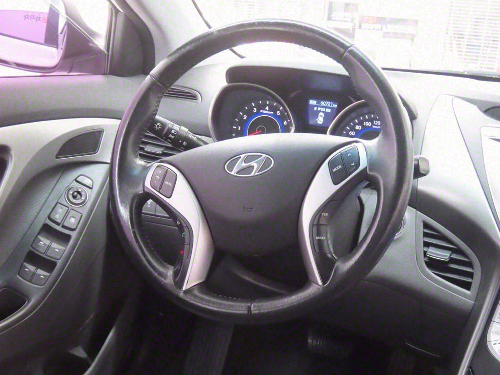 HYUNDAI Avante 2011 Blanco - Importación desde Corea - HF Imports Iquique - Foto 17