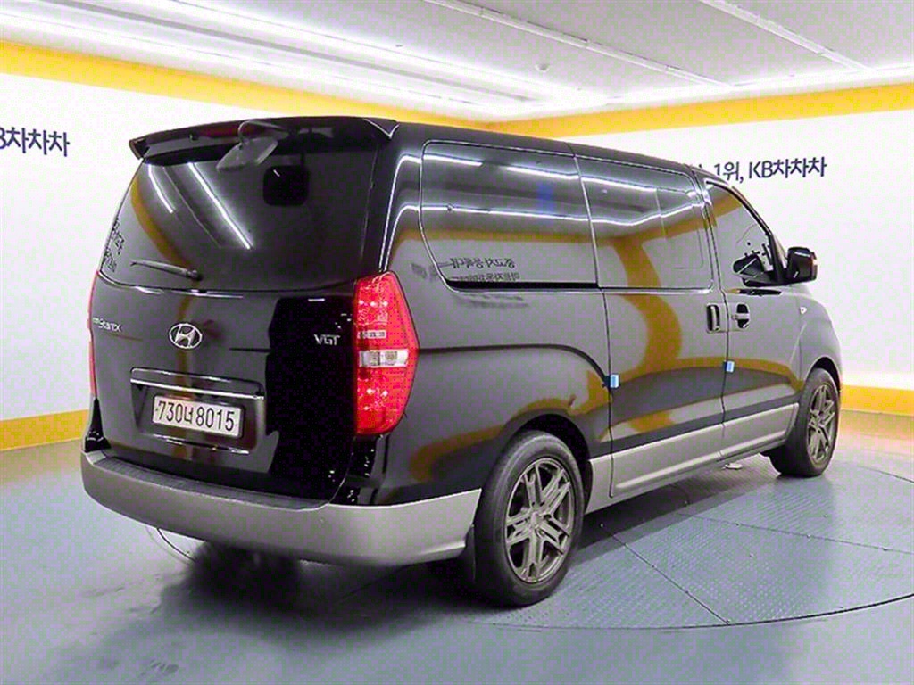 HYUNDAI Starex - Vista 4