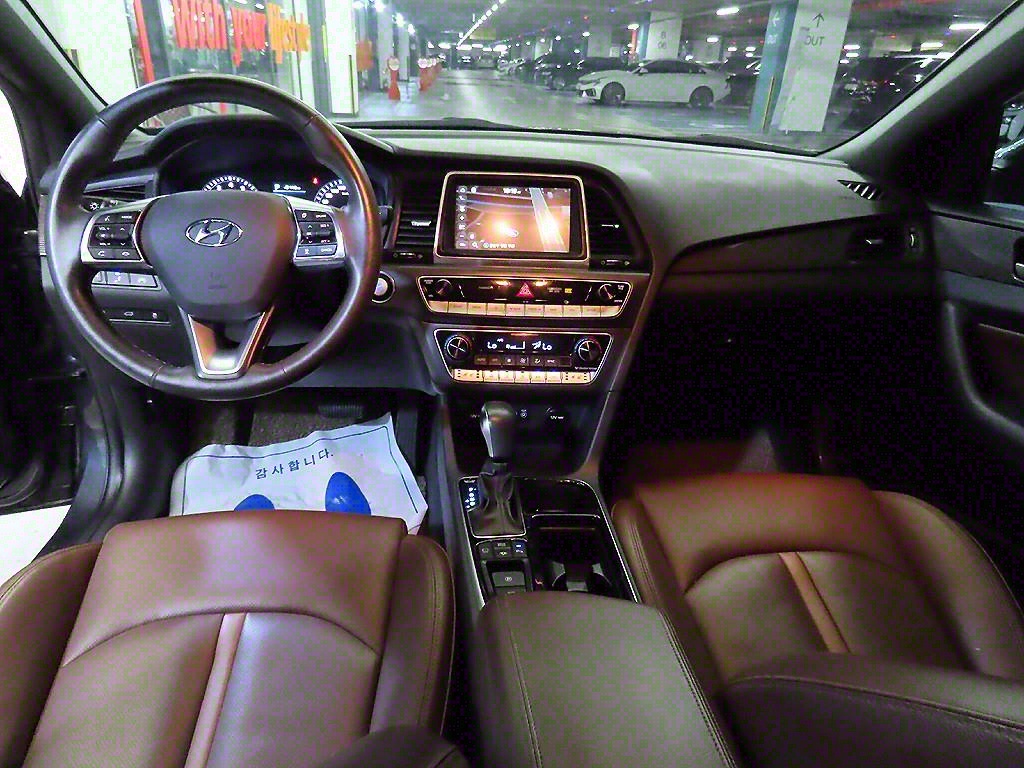 HYUNDAI Sonata - Vista 10