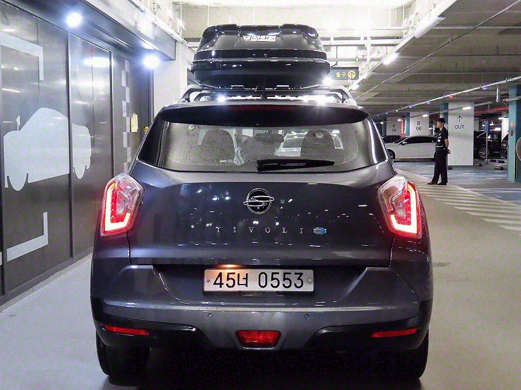 Ssangyong Tivoli - Vista 5