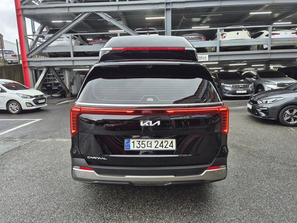 KIA Carnival - Vista 5