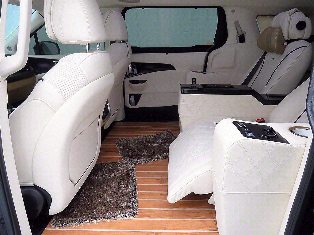 KIA Carnival - Vista 8