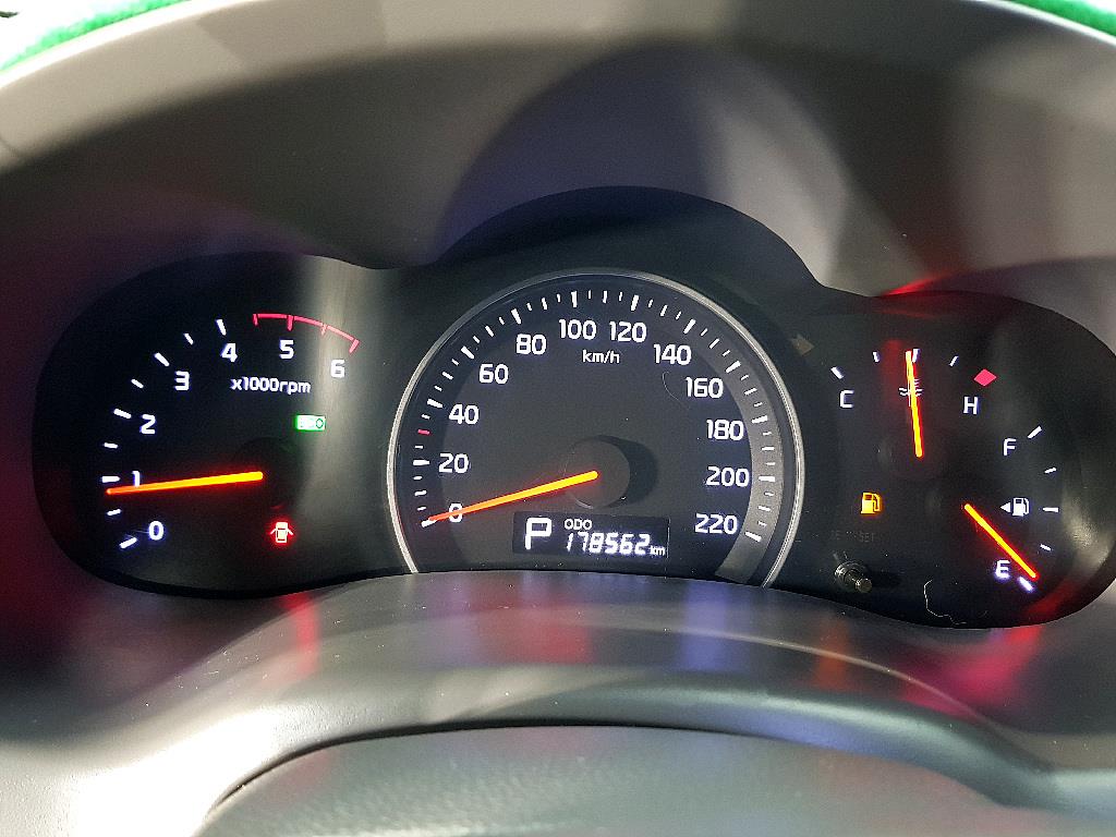 KIA Carnival - Vista 7