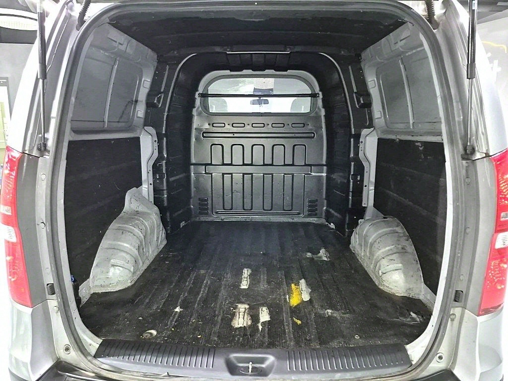 HYUNDAI Starex - Vista 5