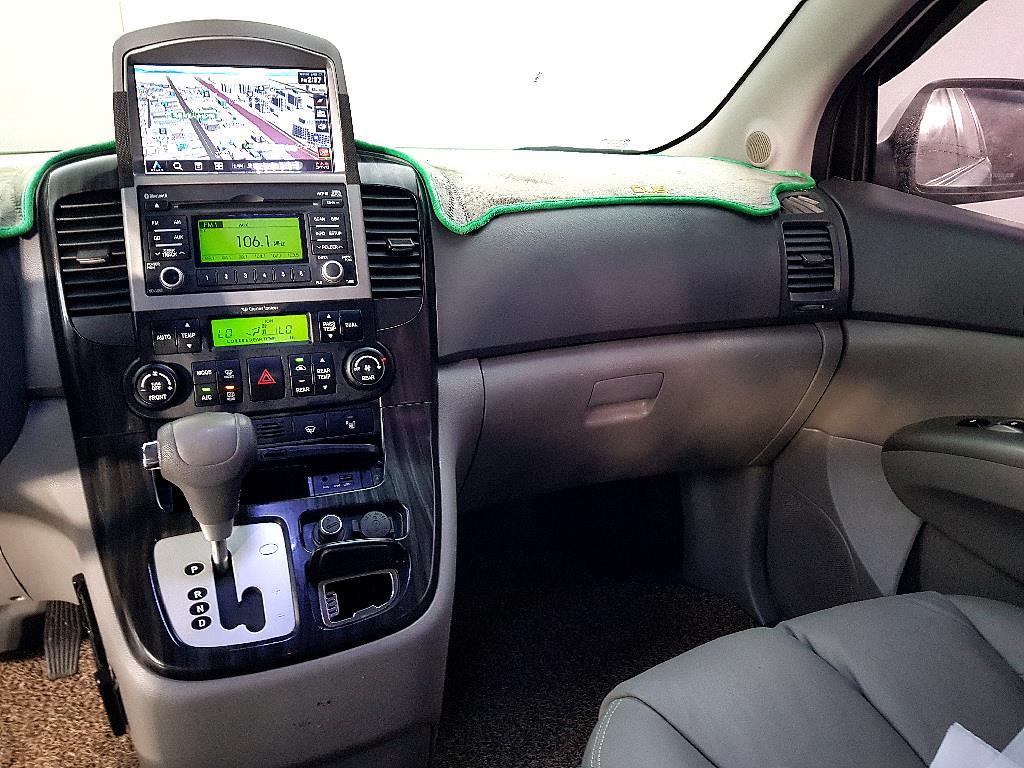 KIA Carnival - Vista 10