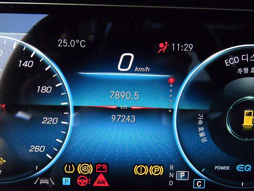 Mercedes Benz E class - Vista 8