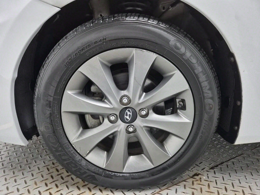 HYUNDAI Accent 2019 Blanco - Importación desde Corea - HF Imports Iquique - Foto 17