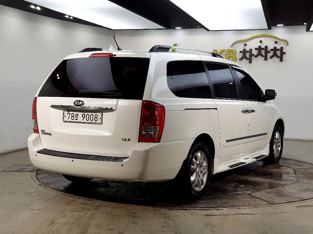 KIA Carnival - Vista 4