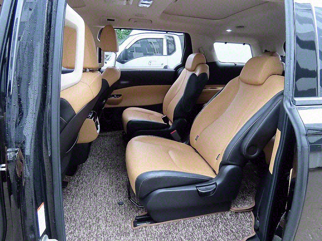 KIA Carnival - Vista 6