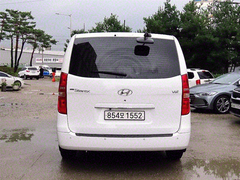 HYUNDAI Starex - Vista 4