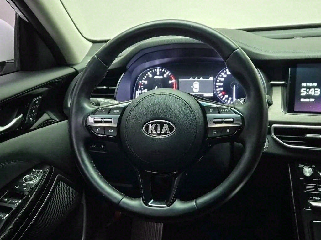 KIA K7 - Vista 9