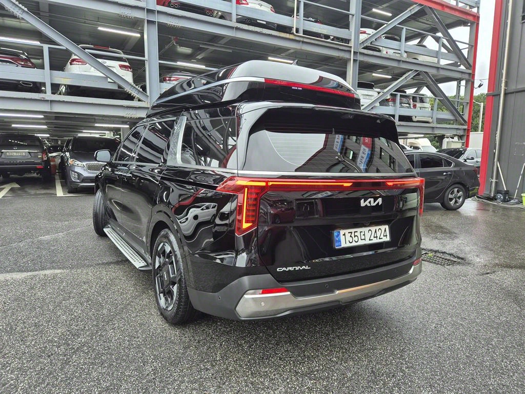 KIA Carnival - Vista 4