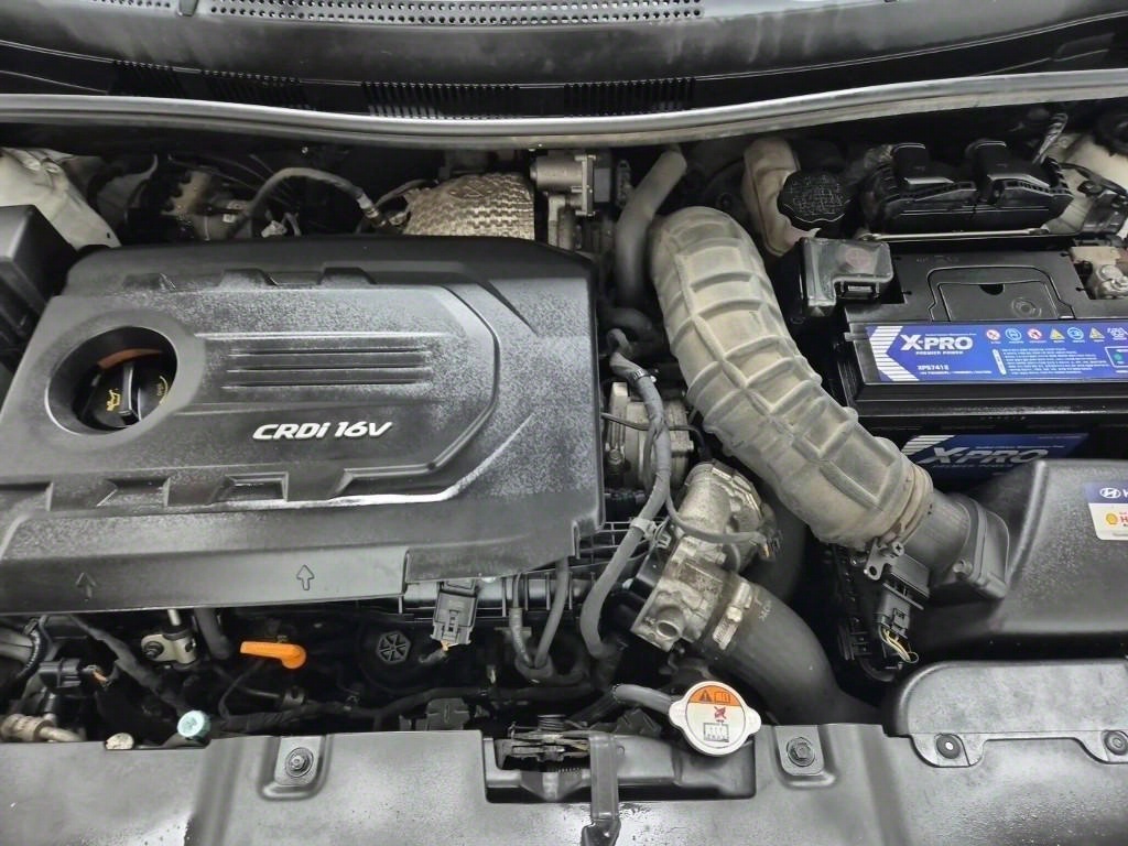 HYUNDAI Accent - Vista 5