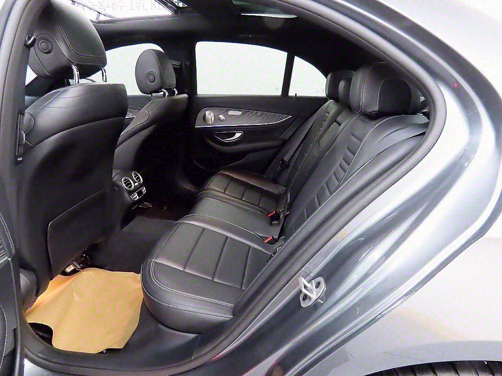 Mercedes Benz E class - Vista 6