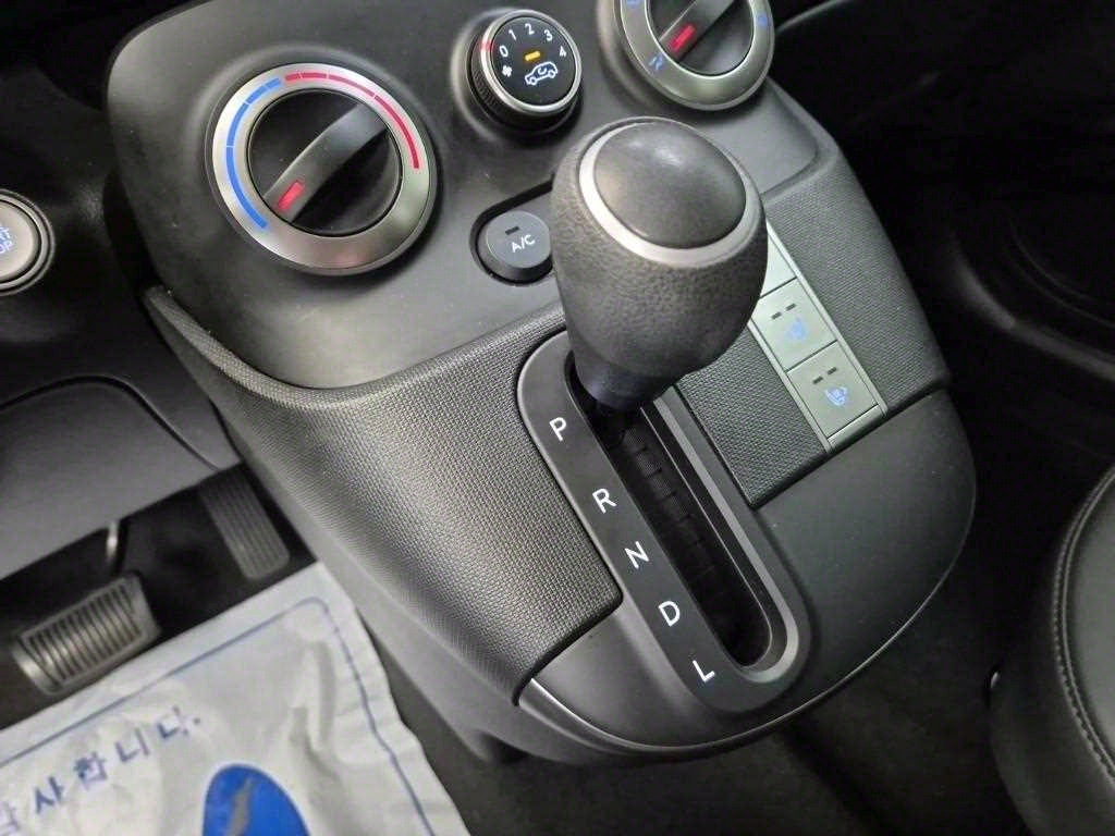 HYUNDAI Casper - Vista 8