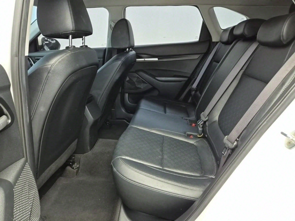 KIA Seltos - Vista 10