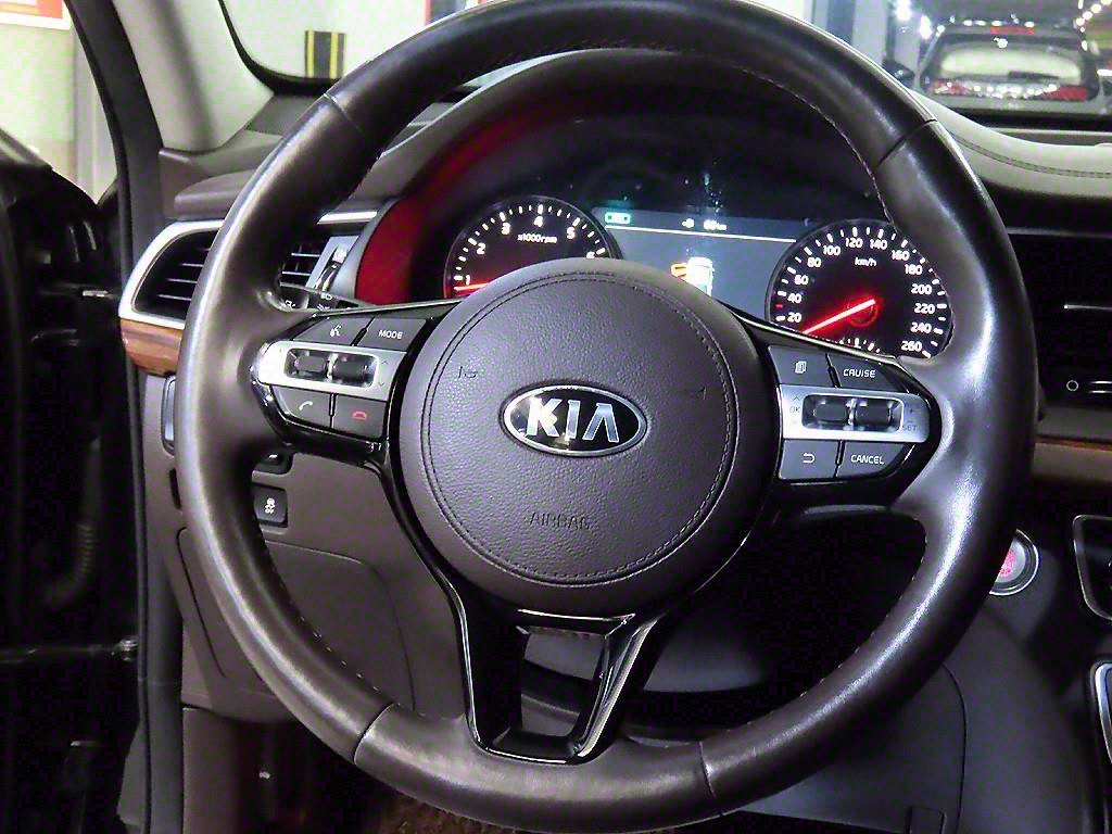 KIA K7 - Vista 8